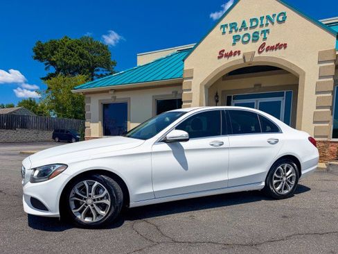 Used 2015 Mercedes-Benz C 300 Sedan image 3