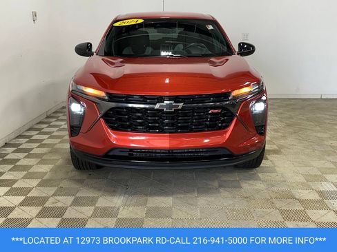 Certified 2024 Chevrolet Trax RS w/ Driver Confidence Package FWD image 2