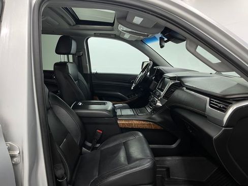 Used 2020 Chevrolet Suburban Premier image 37