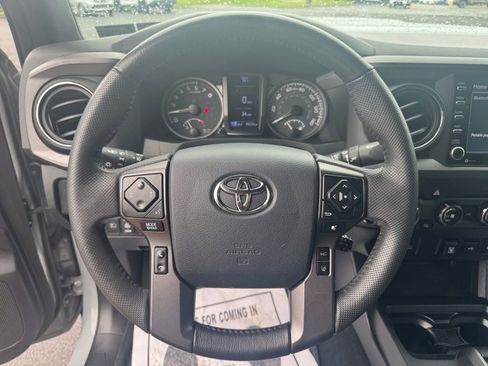 Used 2020 Toyota Tacoma TRD Sport AWD/4WD image 13
