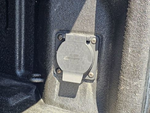 Used 2025 GMC Sierra 2500 AT4X AWD/4WD image 13