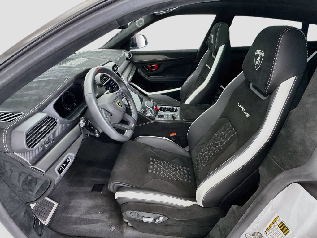 Used 2023 Lamborghini Urus Performante AWD/4WD image 18