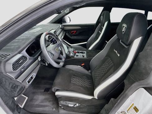 Used 2023 Lamborghini Urus Performante AWD/4WD image 18