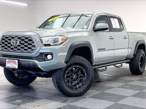 Used 2023 Toyota Tacoma TRD Off-Road w/ Advanced Technology Package image 12