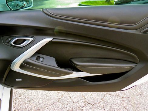 Used 2021 Chevrolet Camaro SS image 32