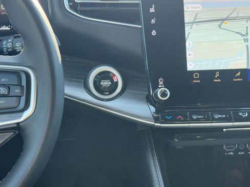 Used 2024 Jeep Wagoneer L Series II w/ Flexible Seating Group image 18