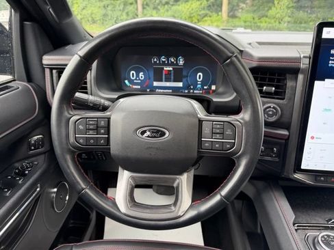 Used 2023 Ford Expedition Limited AWD/4WD image 16