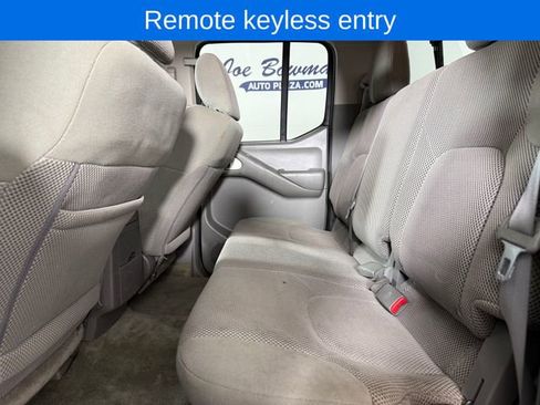 Used 2016 Nissan Frontier SV w/ SV Value Truck Package AWD/4WD image 15