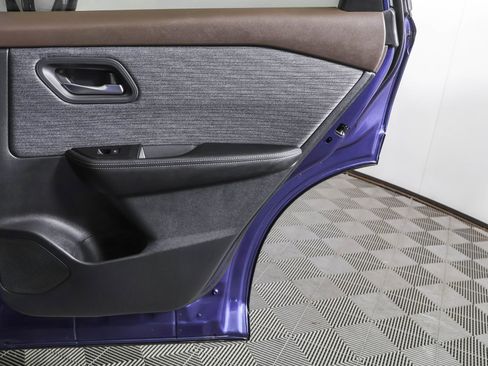 Used 2023 Nissan Rogue SV image 52