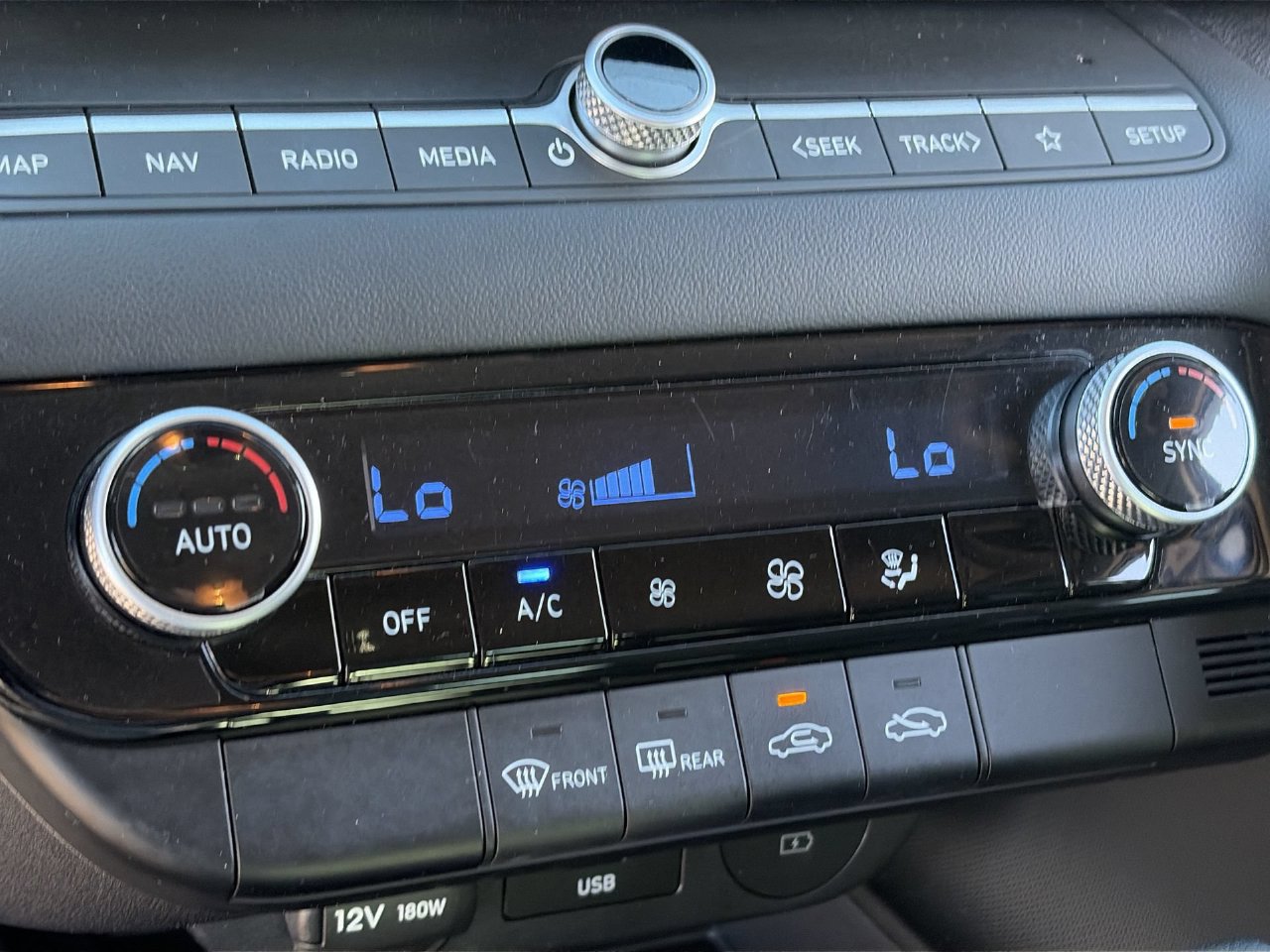 Certified 2024 Hyundai Elantra SEL FWD image 26