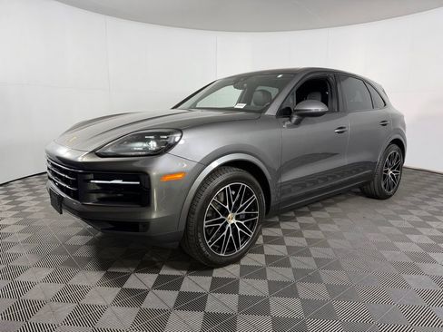 Used 2024 Porsche Cayenne image 9