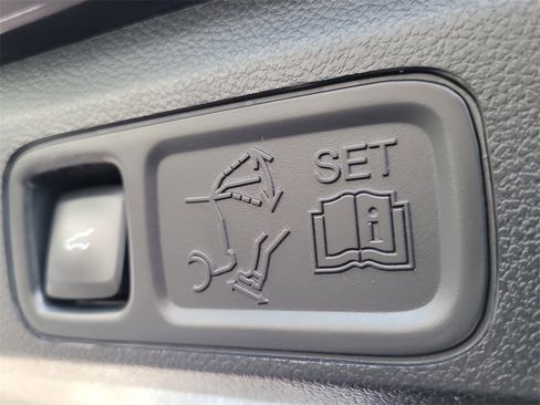 Used 2021 Lincoln Navigator L Reserve image 8