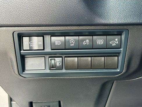 Used 2025 Toyota Tundra SR5 w/ SR5 Convenience Package RWD image 33