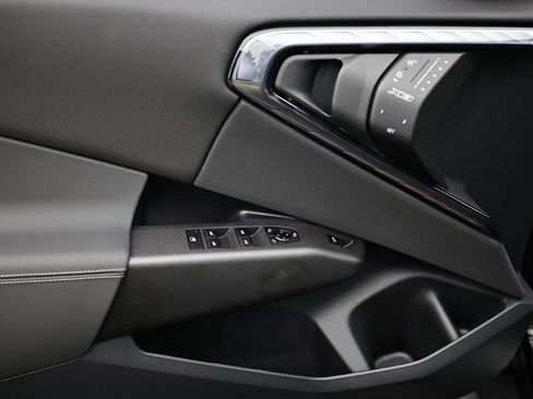 Used 2025 BMW X3 xDrive30i w/ Premium Package image 15