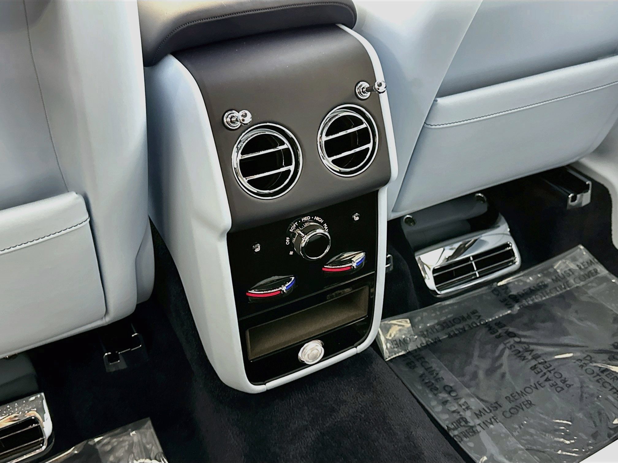 New 2027 Rolls-Royce Cullinan Black Badge AWD/4WD image 25