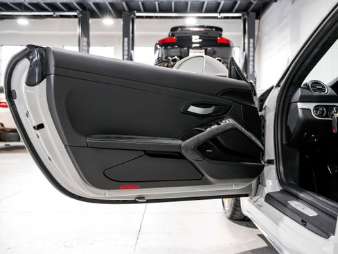 Used 2021 Porsche 718 Cayman GT4 image 22