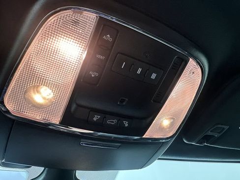 Certified 2021 Jeep Grand Cherokee Limited w/ Quick Order Package 28K 80th AWD/4WD image 18