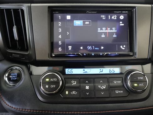 Used 2018 Toyota RAV4 SE w/ Power Extra Value Package AWD/4WD image 16