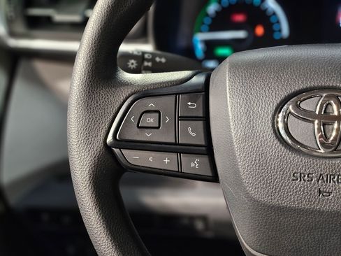 Used 2024 Toyota Sienna LE image 27