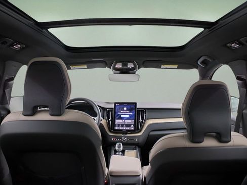 New 2026 Volvo XC60 B5 Core w/ Protection Package Premier image 16