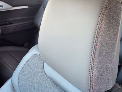 New 2026 Ford Explorer Active w/ Active Comfort Package image 15