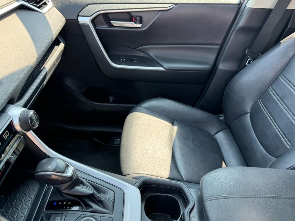 Used 2021 Toyota RAV4 XLE Premium AWD/4WD image 14