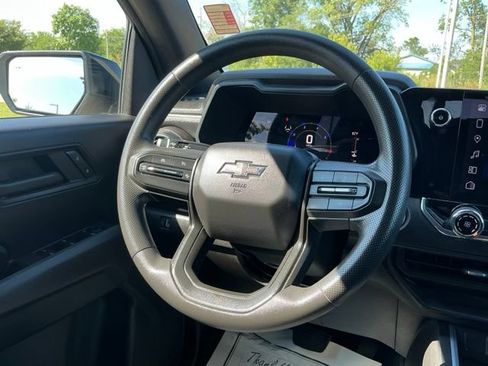 Used 2023 Chevrolet Colorado Trail Boss w/ Technology Package AWD/4WD image 23