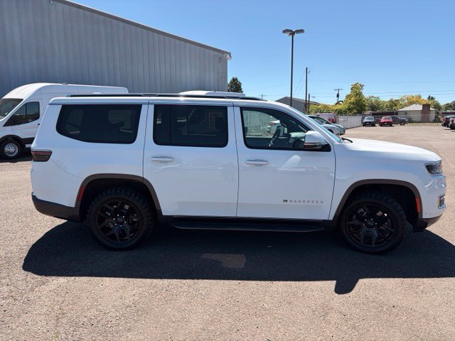 Used 2022 Jeep Wagoneer Series III AWD/4WD image 9