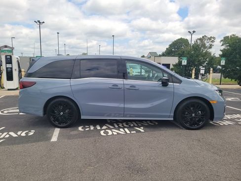 Used 2025 Honda Odyssey Sport-L image 4