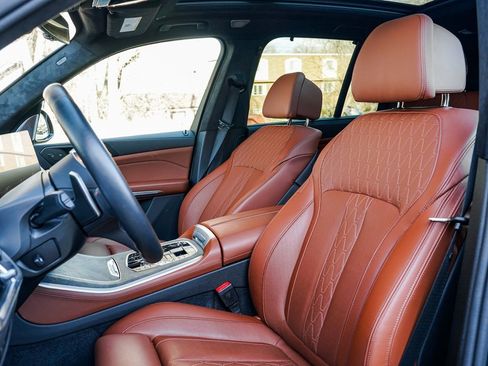 Certified 2025 BMW X5 M60i image 17