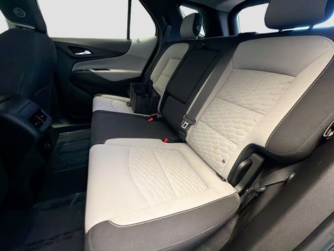 Used 2019 Chevrolet Equinox LT w/ Driver Convenience Package image 12