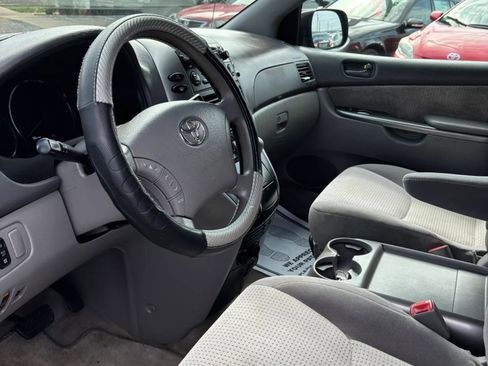Used 2008 Toyota Sienna LE image 14