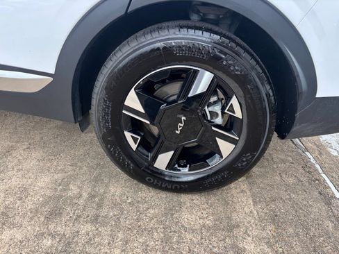 Used 2026 Kia Sportage LX FWD image 29