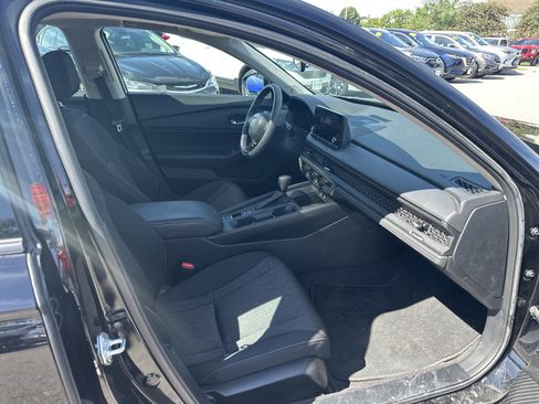 Used 2023 Honda Accord EX image 5