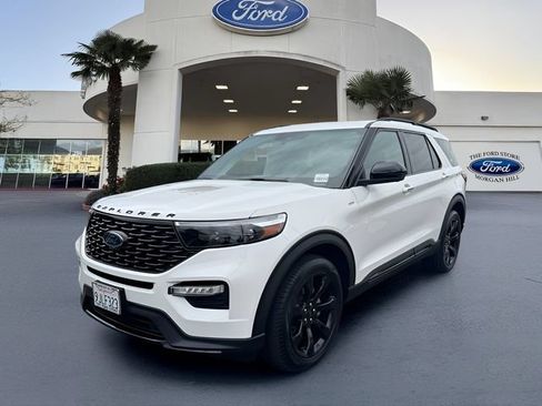 Certified 2023 Ford Explorer ST-Line w/ Class IV Trailer Tow Package RWD image 3