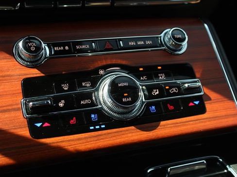 Used 2024 Lincoln Aviator Reserve w/ Elements Package Plus AWD/4WD image 28
