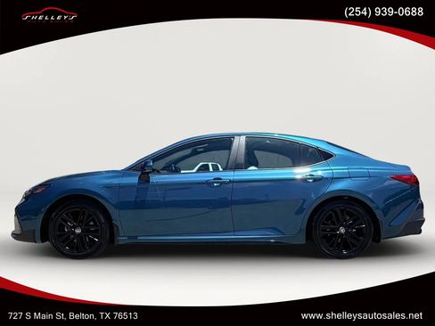 Used 2025 Toyota Camry SE w/ Convenience Package FWD image 1