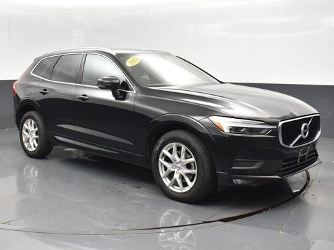 Used 2021 Volvo XC60 T5 Momentum image 2