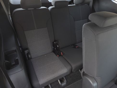 Used 2025 GMC Acadia Elevation image 40