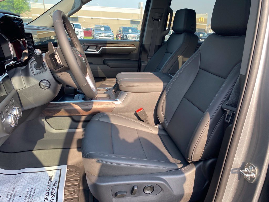 Used 2026 GMC Sierra 1500 SLT w/ SLT Premium Package AWD/4WD image 13