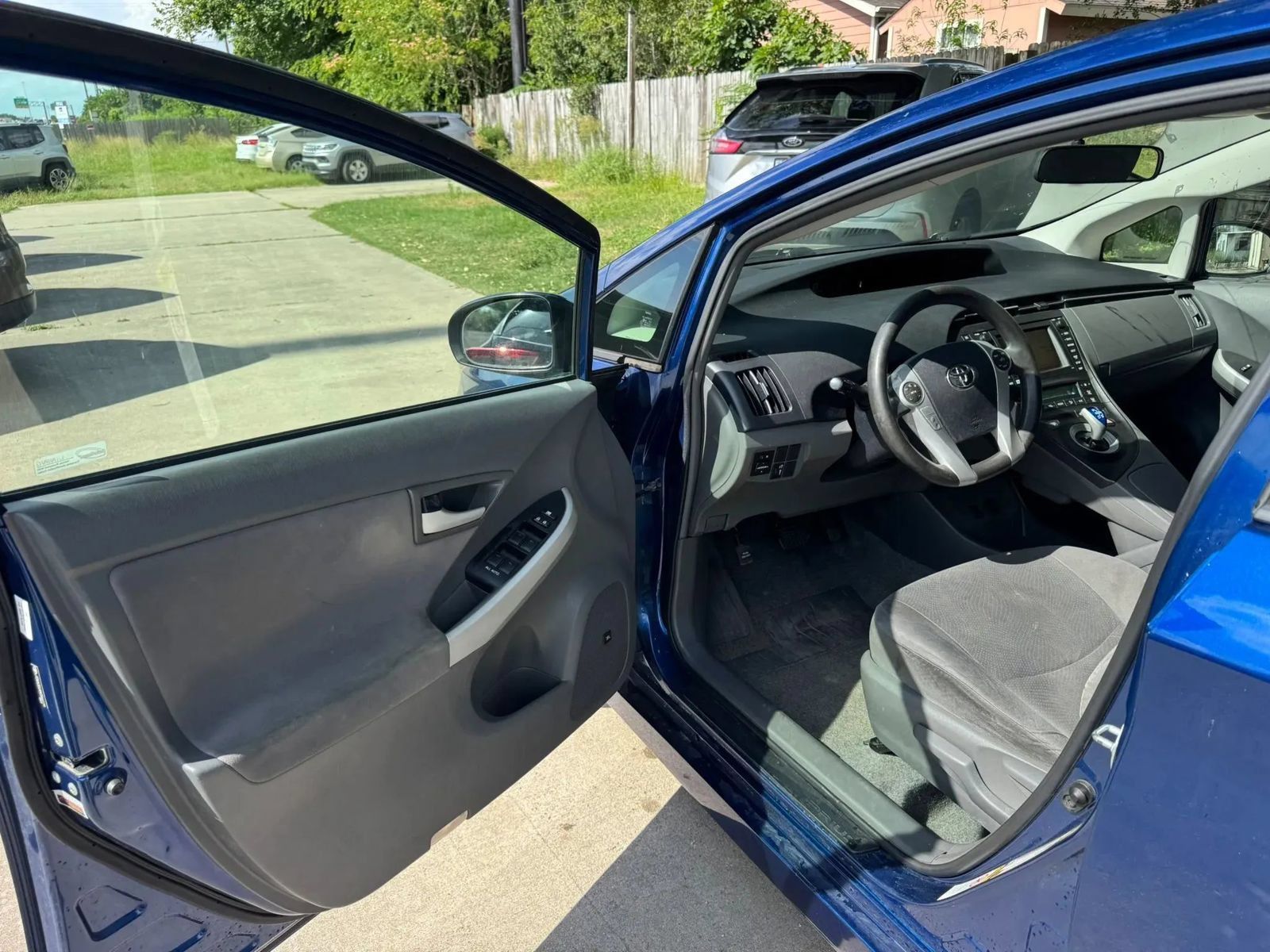 Used 2010 Toyota Prius Three w/ Navigation Pkg FWD image 13