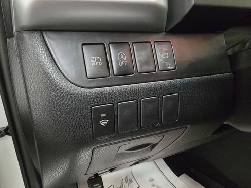Used 2019 Toyota Highlander XLE image 16