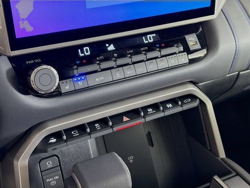 New 2026 Toyota Tundra Platinum AWD/4WD image 16