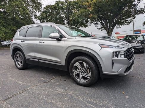 Used 2023 Hyundai Santa Fe SEL image 2