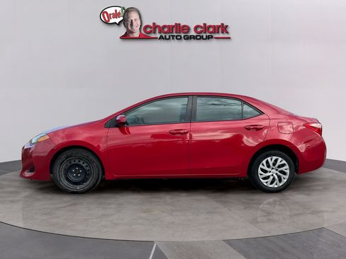 Used 2017 Toyota Corolla LE FWD image 4