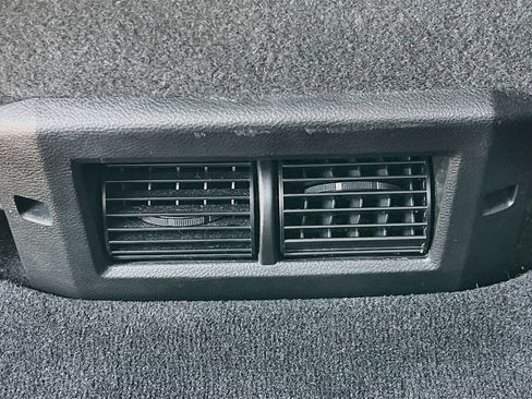 Used 2021 RAM 1500 Classic SLT RWD image 23