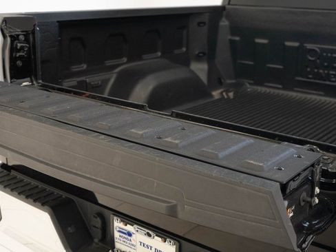 Used 2024 GMC Sierra 1500 SLT image 15