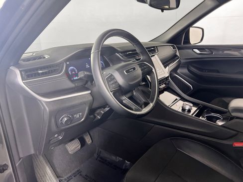 Used 2022 Jeep Grand Cherokee Altitude image 9