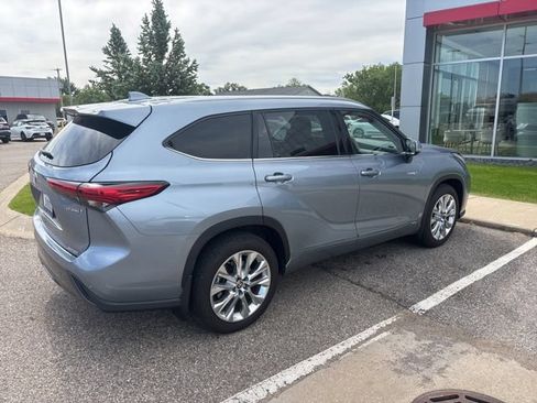 Used 2021 Toyota Highlander Limited AWD/4WD image 6