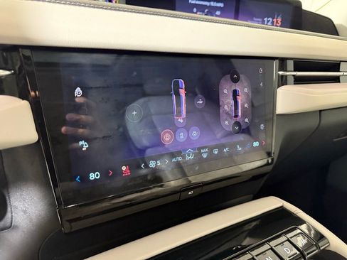 Certified 2025 Lincoln Navigator Reserve image 35